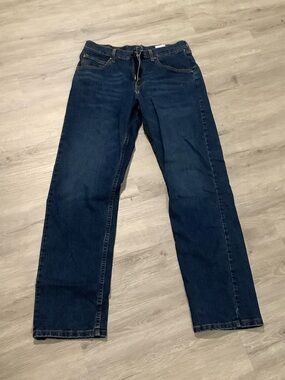 Wrangler 30x32 dark wash straight leg jeans